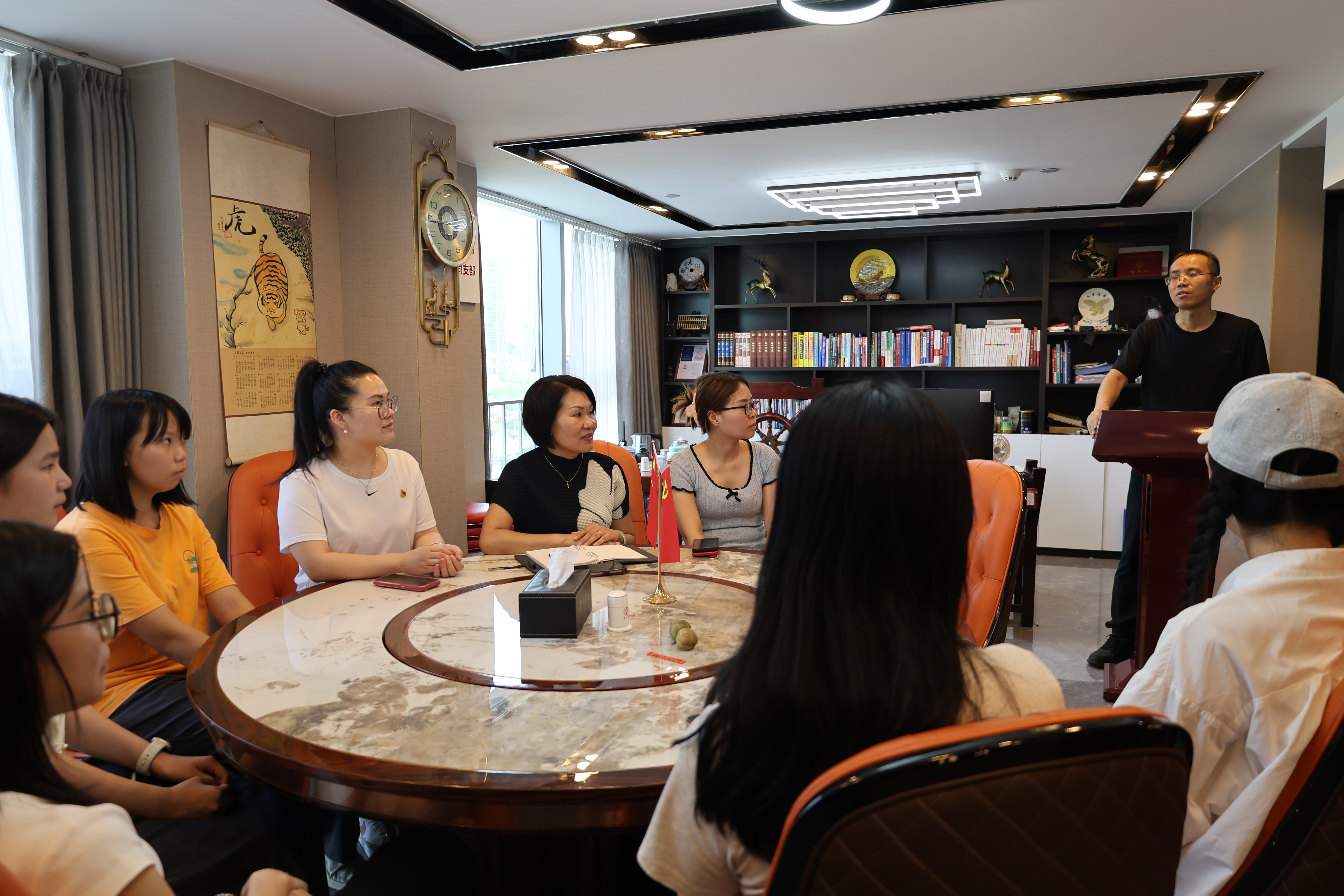 专享易财税妇女小组成立大会-/uploadfile/202508/6d05e10167ca076.jpg